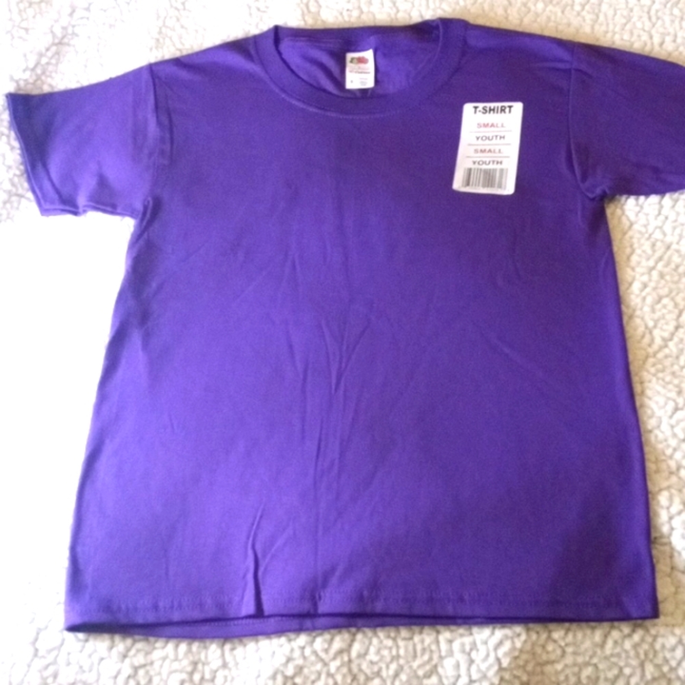 Fruit of the Loom  100% cotton, youth size small, purple, NWT Unisex Tee